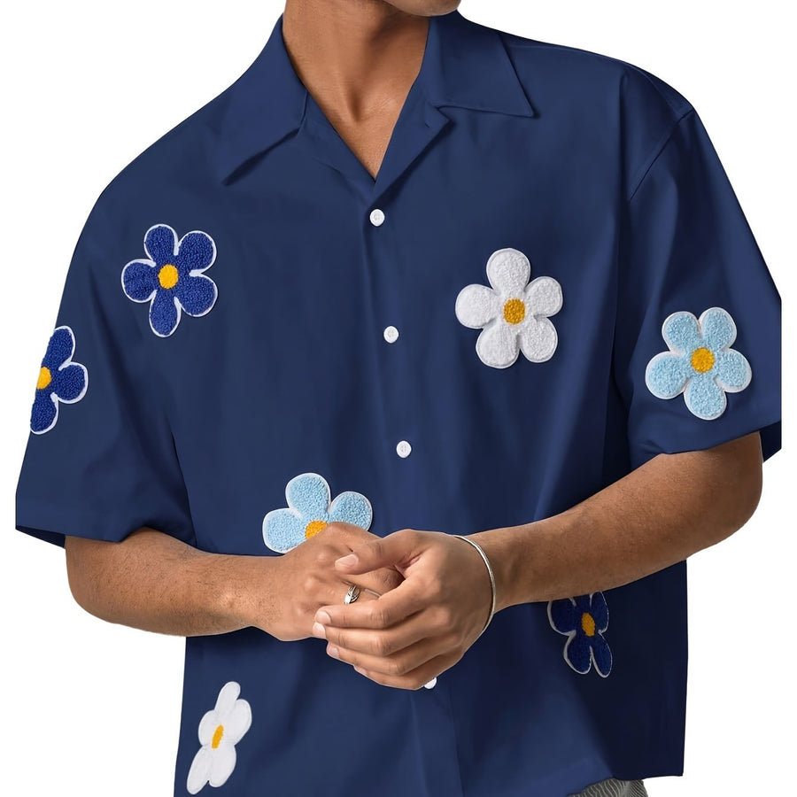 Avslappet kortermet camp-skjorte for menn med blomsterapplikasjoner for en trendy sommerstil