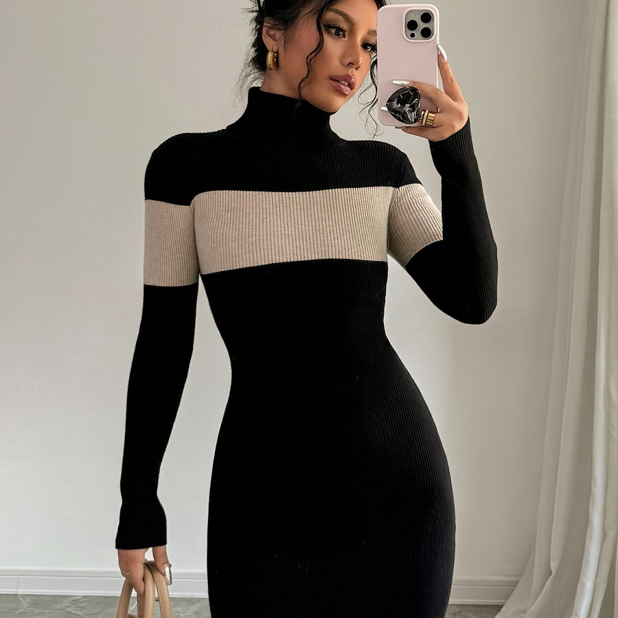 Robe pull moulante côtelée à col roulé femme bicolore noir et écru