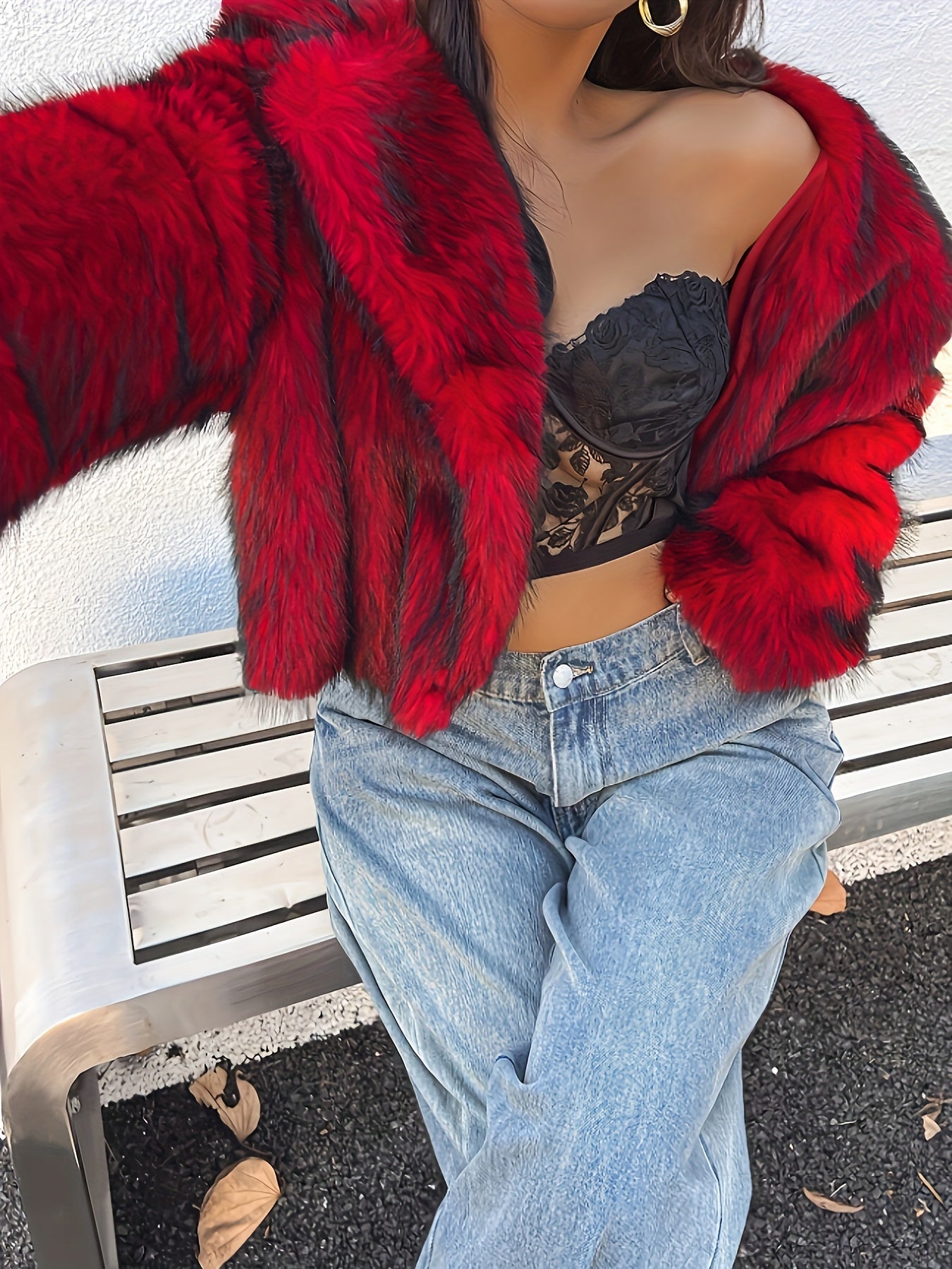 Veste courte en fausse fourrure rouge à motif Femme
