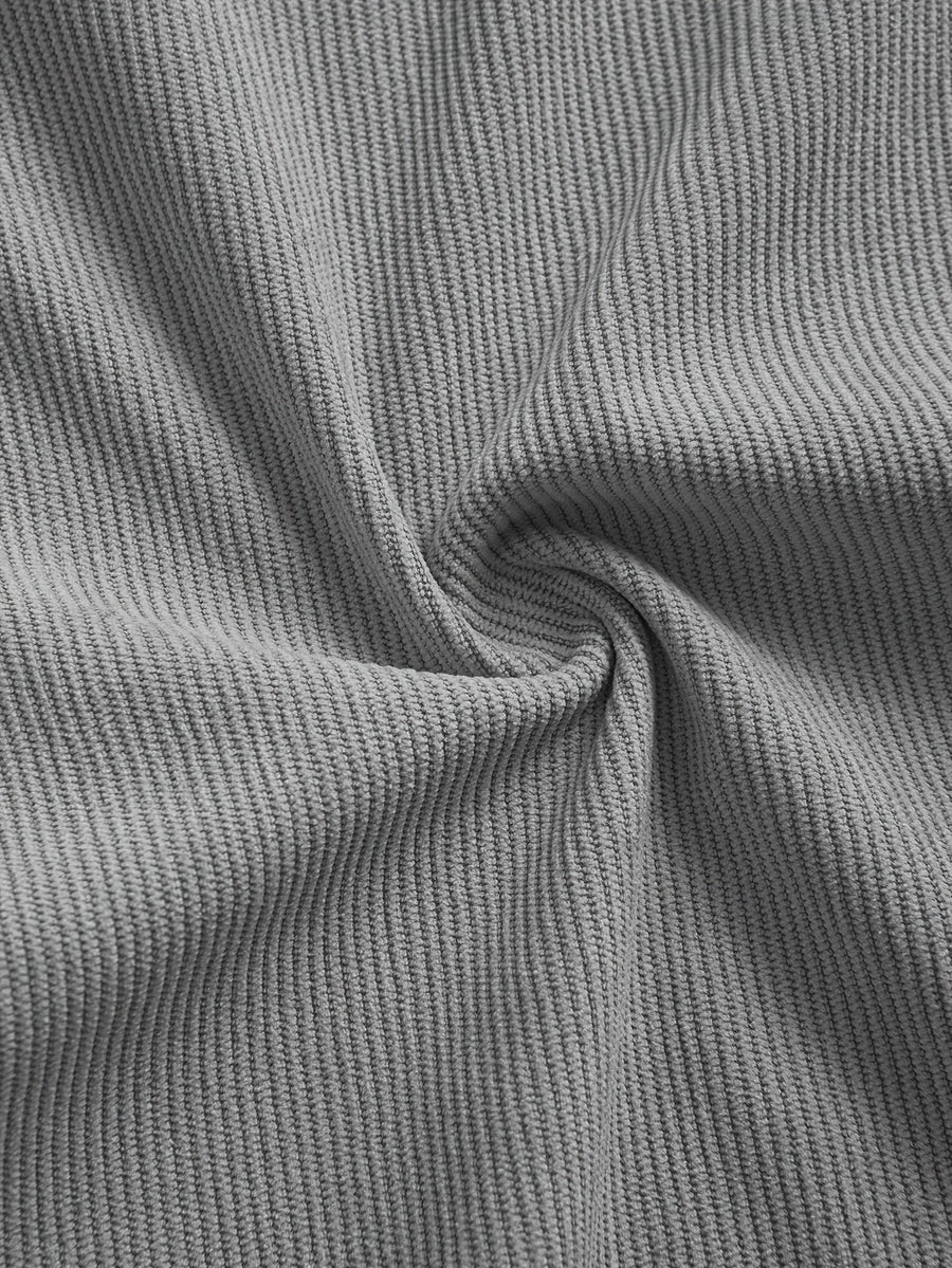Herrenhemd im Overshirt-Stil aus geripptem Stoff mit Knöpfen und Brusttaschen