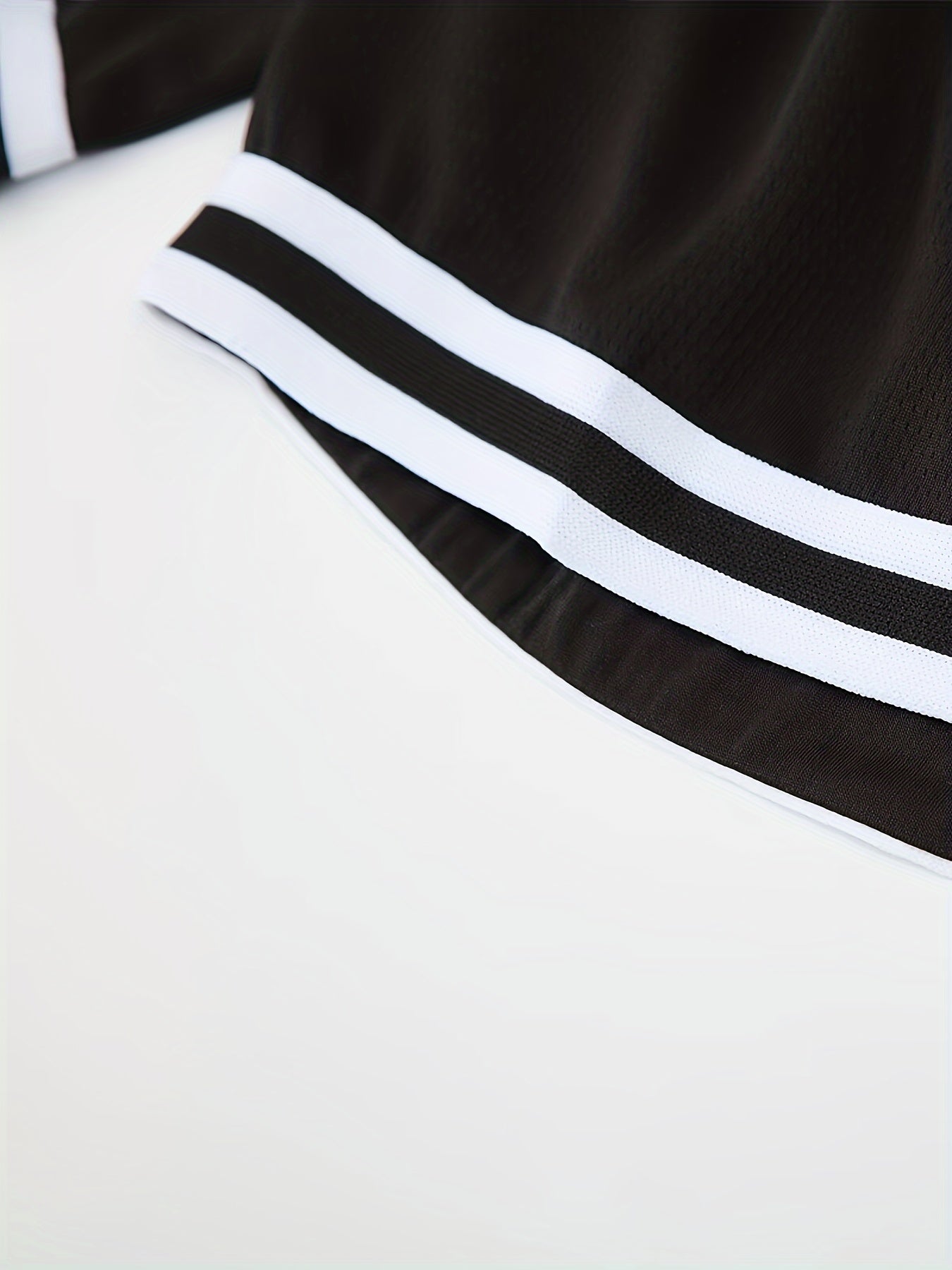 Sportliches Basketball Outfit für Herren, Tanktop und Shorts, New York Print, ideal für Sommer und Training