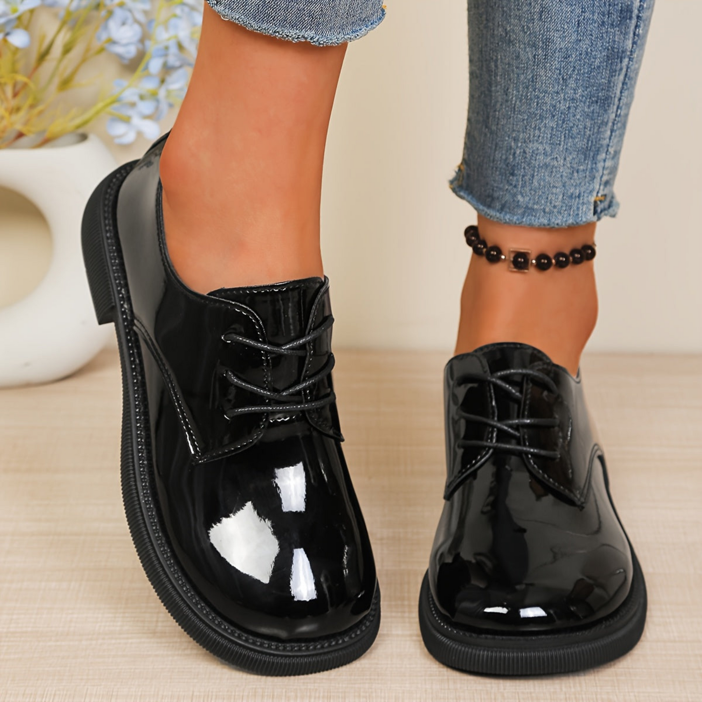 Chaussures Richelieu Plates Laquées Femme à Lacets et Semelle Crantée