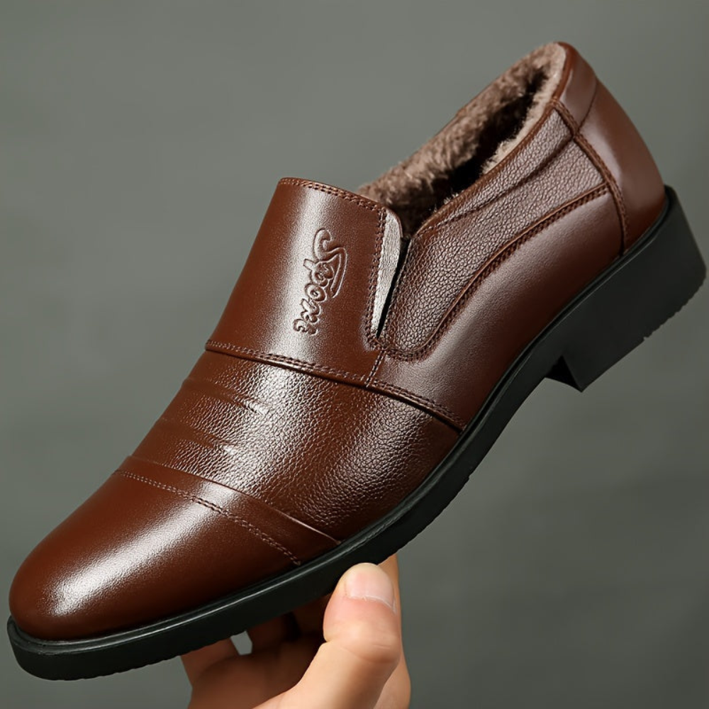 Mocassins Homme Doublés Hiver Noirs avec Semelle Noire et Détails Texturés