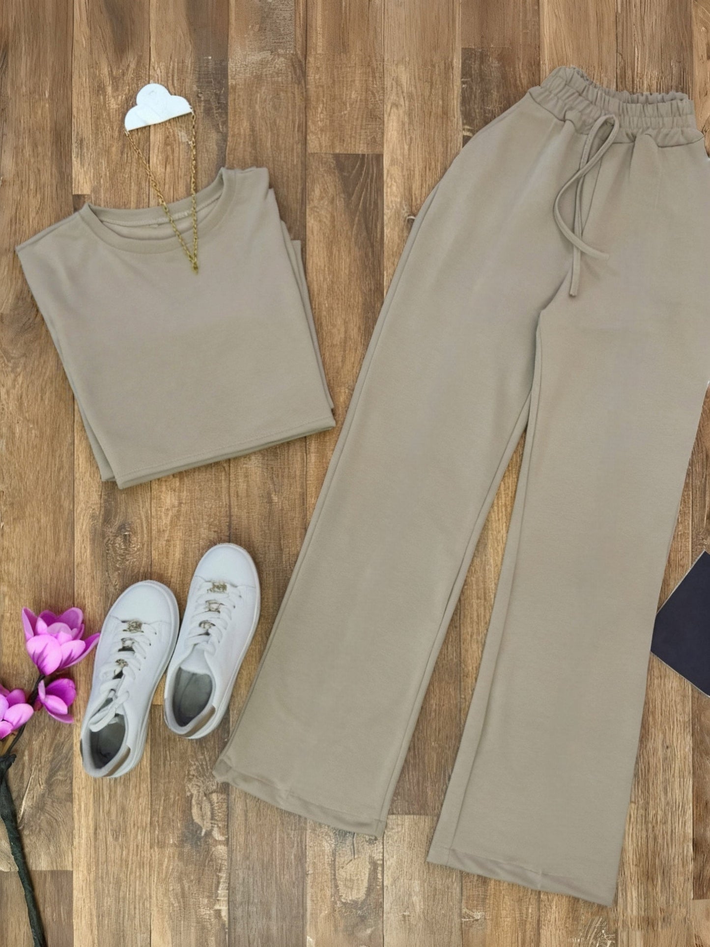 Ensemble Femme Crème Crop Top Manches Longues et Pantalon Large Élastique