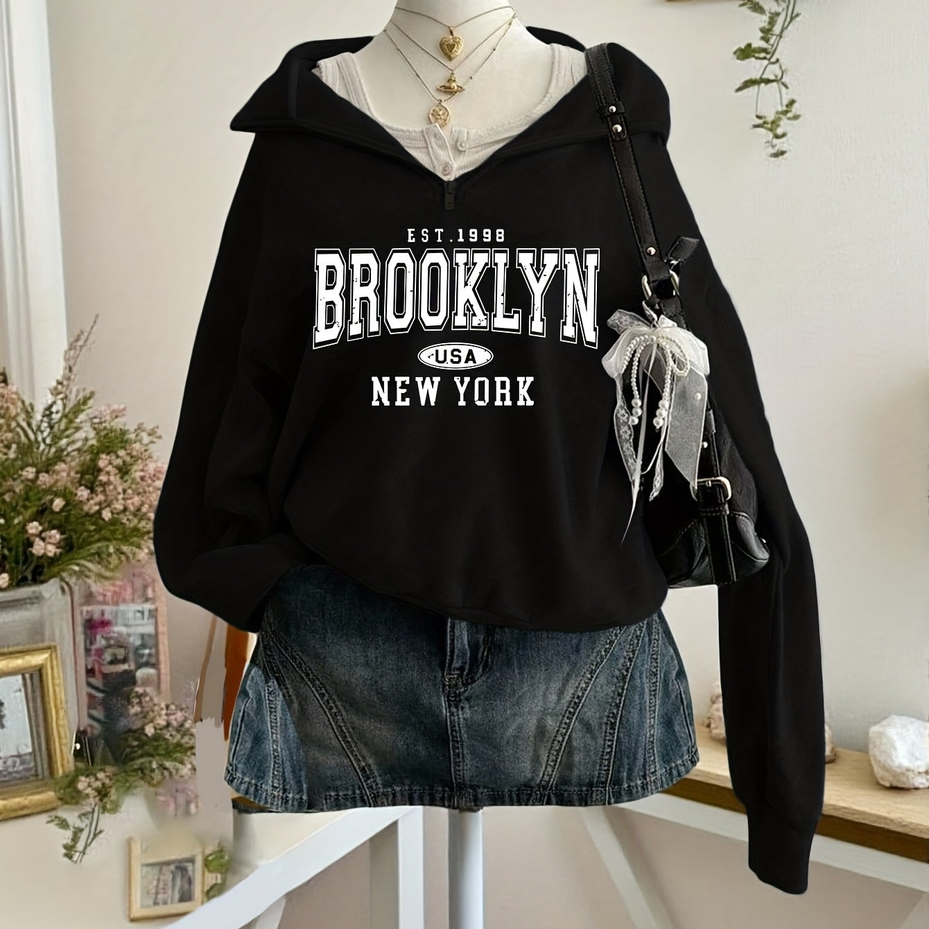Sweat-shirt col zippé brodé Brooklyn à manches longues pour femme