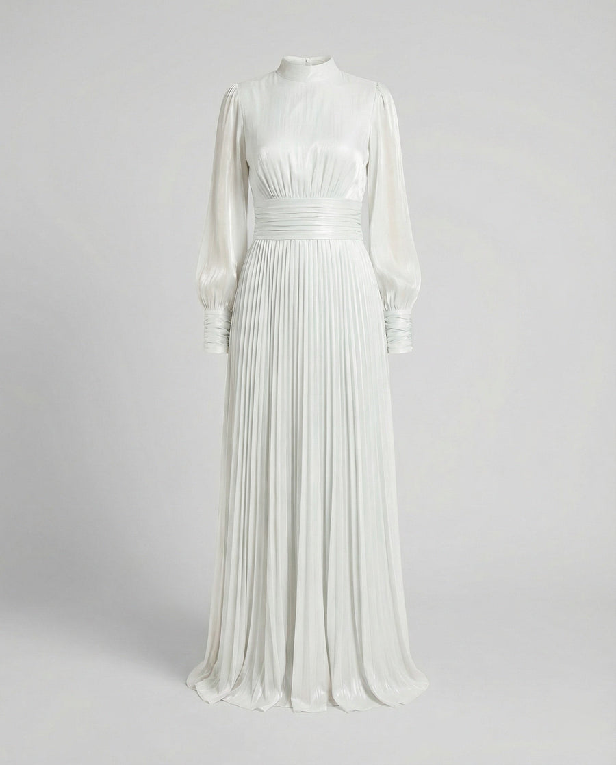 Robe longue plissée à col montant et manches longues