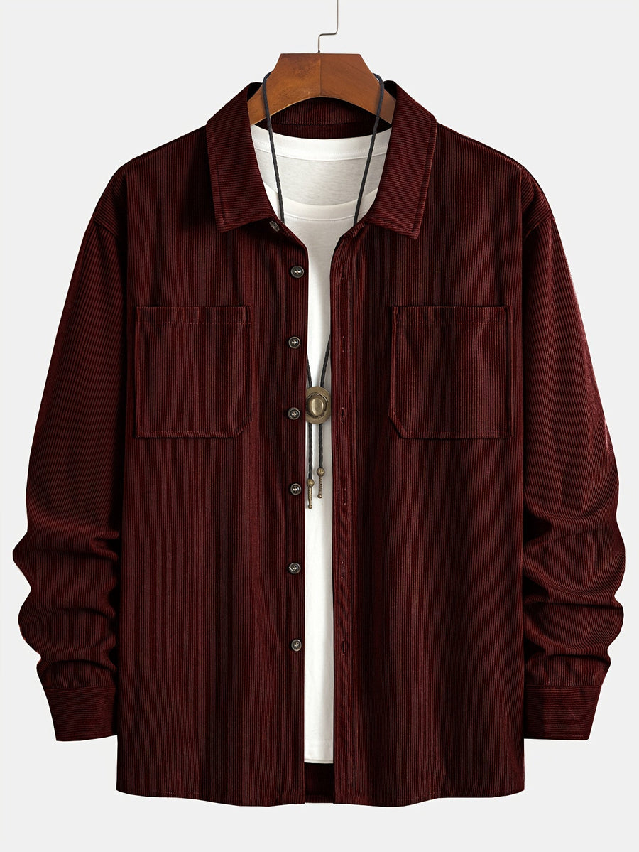 Herrenhemd im Overshirt-Stil aus geripptem Stoff mit Knöpfen und Brusttaschen