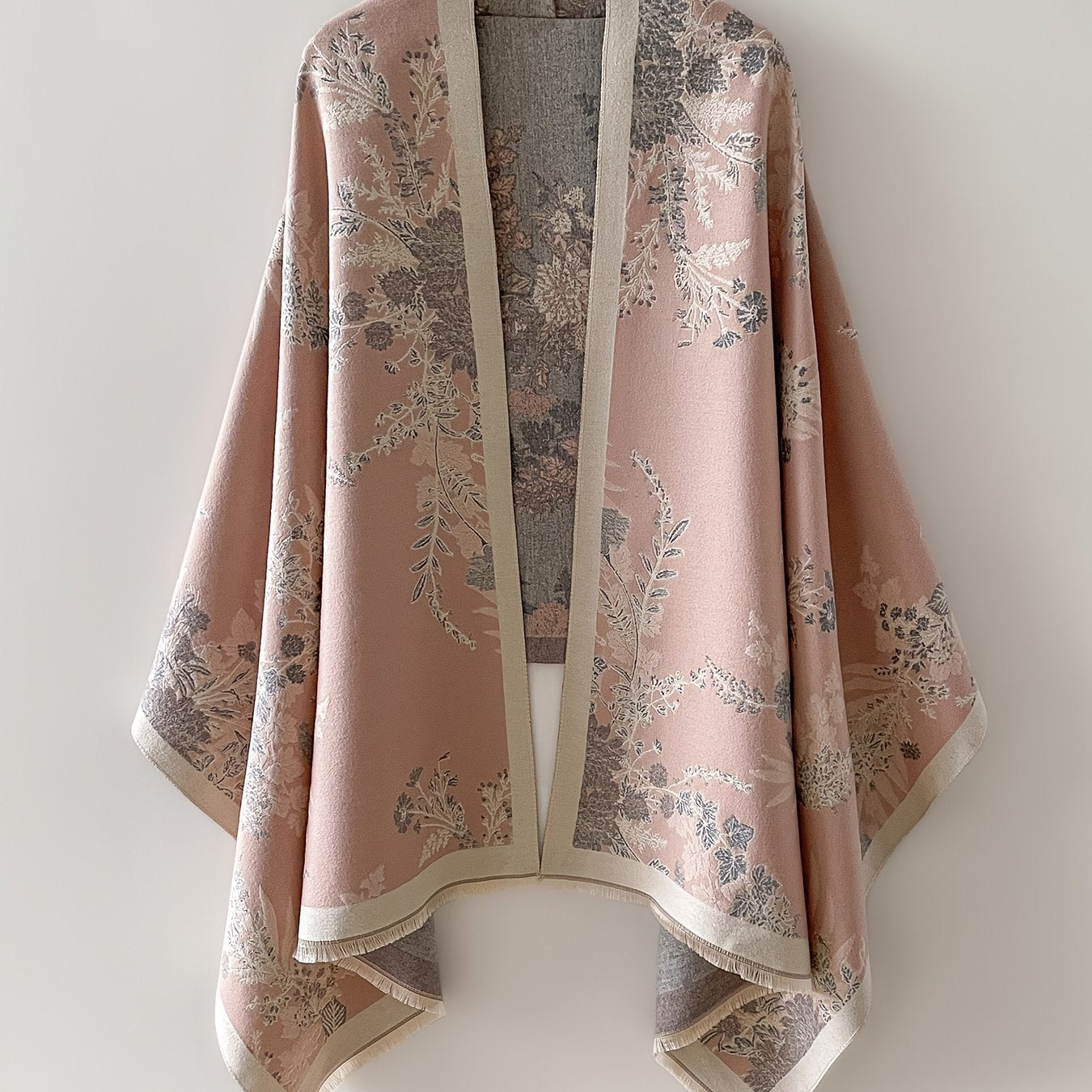 Elegant kvindekimono med blomsterprint, afslappet og chic stil