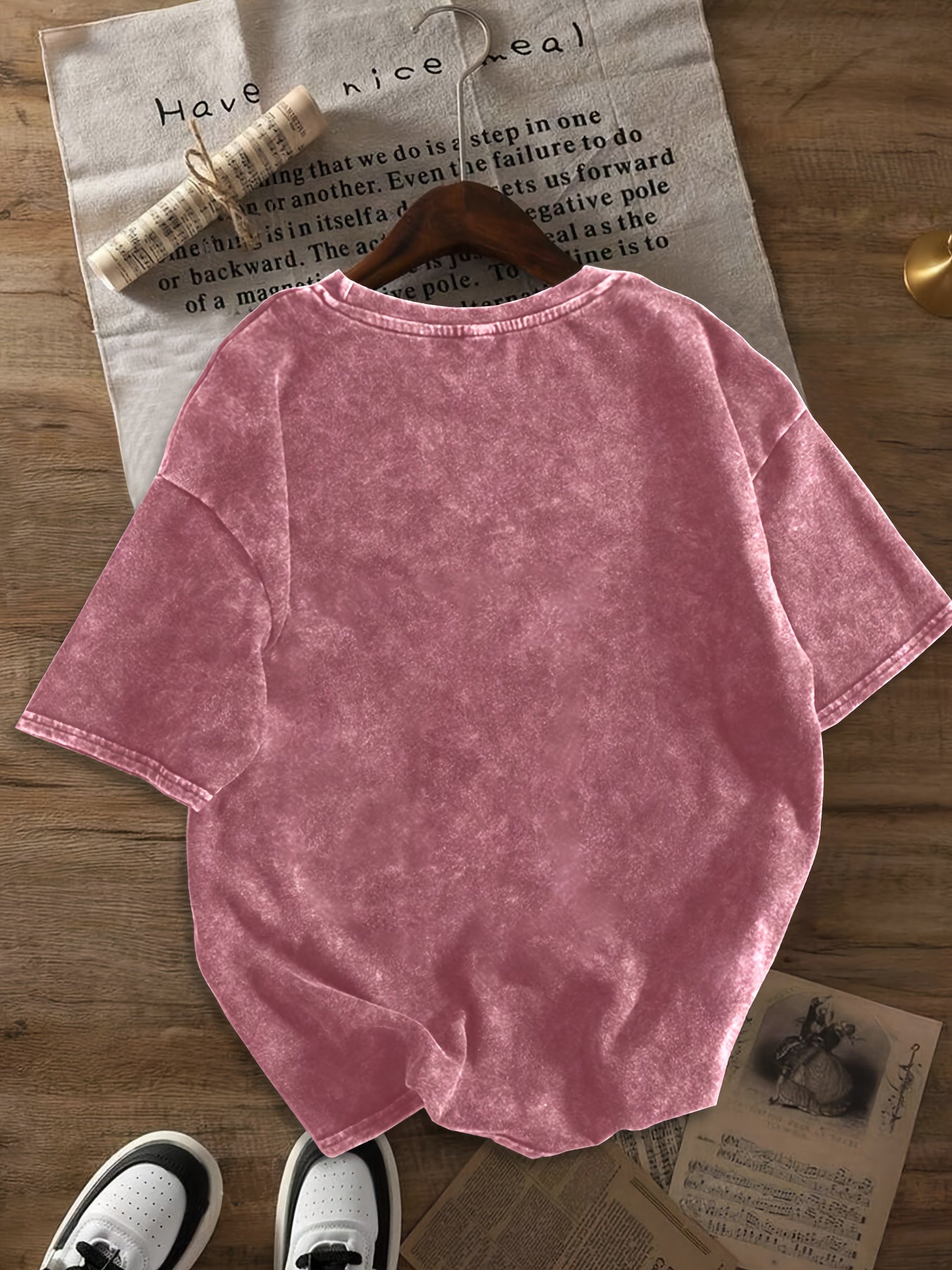 Legeres Damen-T-Shirt im urbanen Stil – ideal für Sommer und entspannte Ausflüge