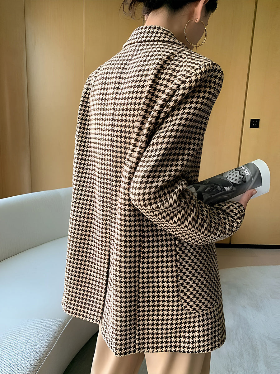 Damesblazer met bruin-crème pied-de-poulemotief en ceintuur