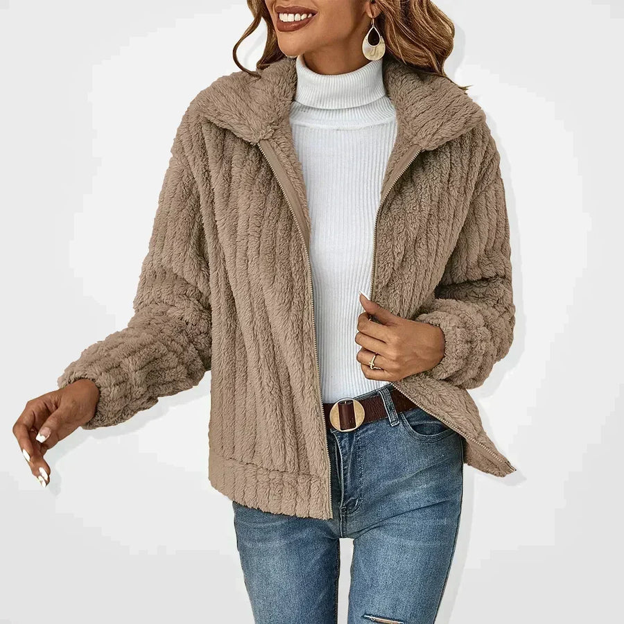Chaqueta polar suave para mujer con cremallera y cuello alto