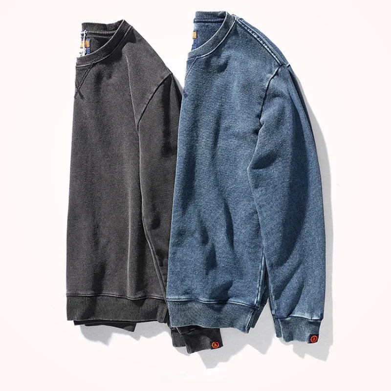 Herren-Sweatshirt mit Rundhalsausschnitt in verwaschenem Denimblau