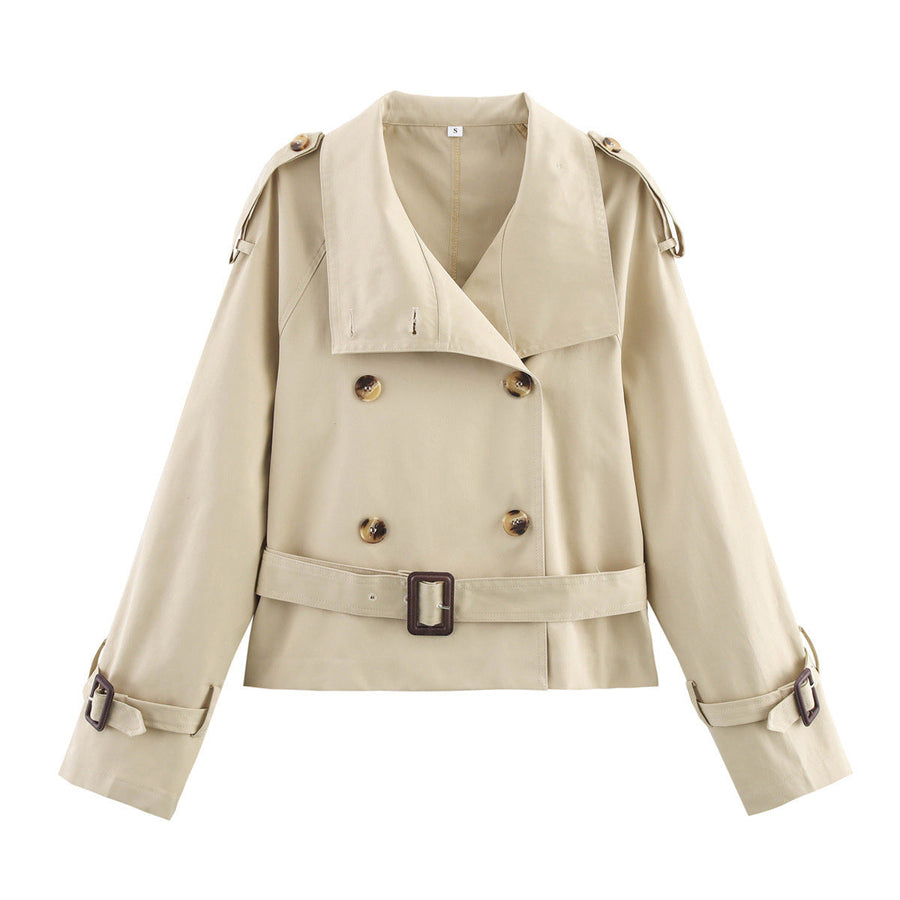 Kort trenchcoat-achtig jack met dubbele rij knopen en beige riem