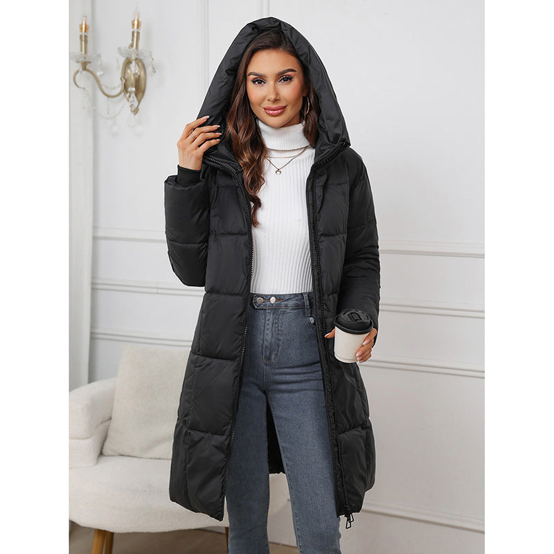 Lange gesteppte Damen-Daunenjacke mit Kapuze - Winter