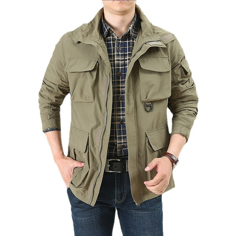 Herrenjacke im Militärstil mit mehreren Taschen und Reißverschluss