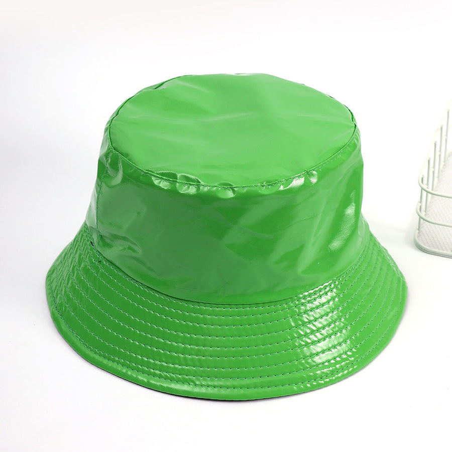 Glanzende zwarte bucket hat met leereffect