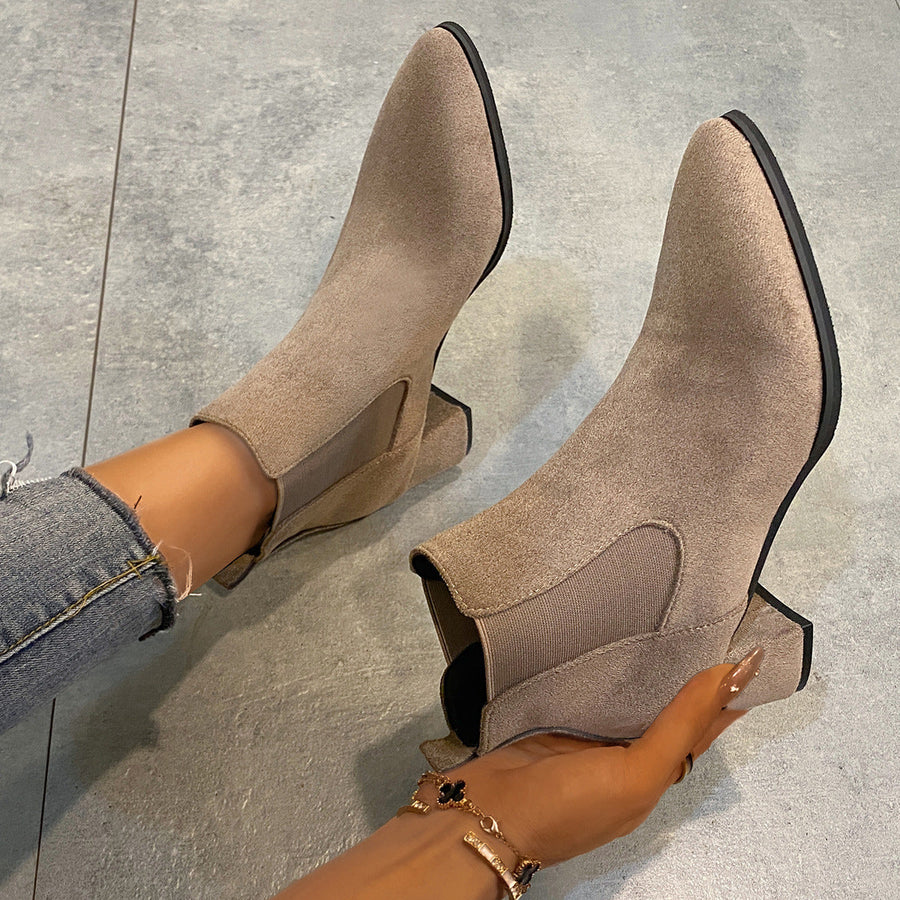 Schwarze Chelsea-Stiefel für Damen mit eckigem Absatz, spitzer Zehenkappe und weichem Material