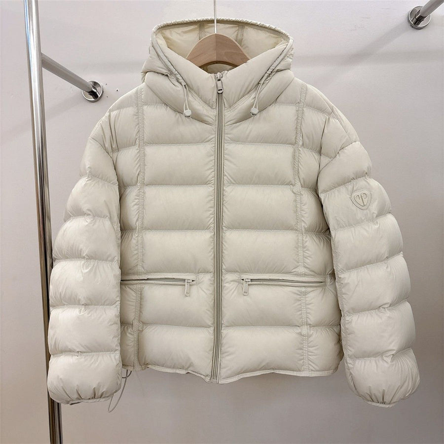 Kurze gesteppte Damen-Daunenjacke mit Kapuze und Reißverschluss