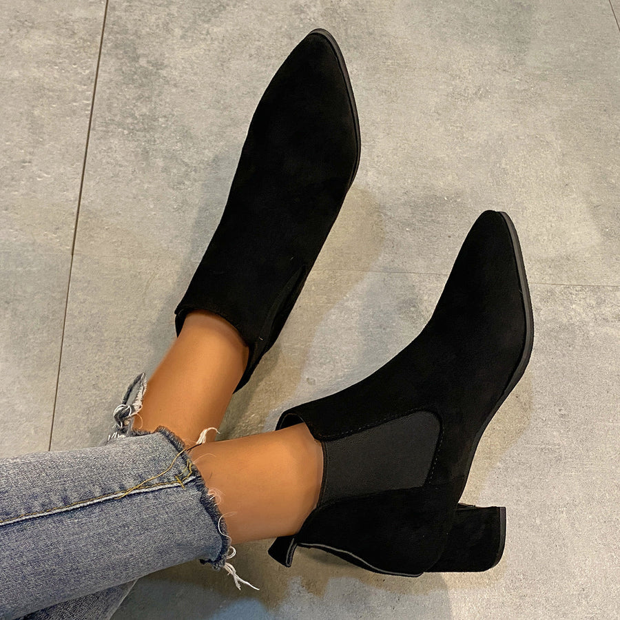 Schwarze Chelsea-Stiefel für Damen mit eckigem Absatz, spitzer Zehenkappe und weichem Material