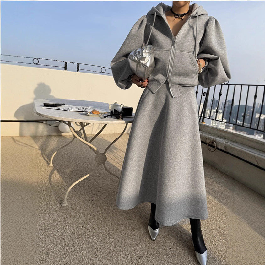 Ensemble jupe longue et sweat à capuche zippé manches bouffantes