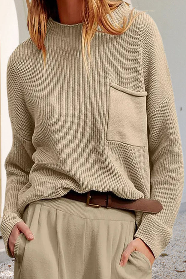 Suéter de punto acanalado con cuello alto y bolsillo en el pecho, beige