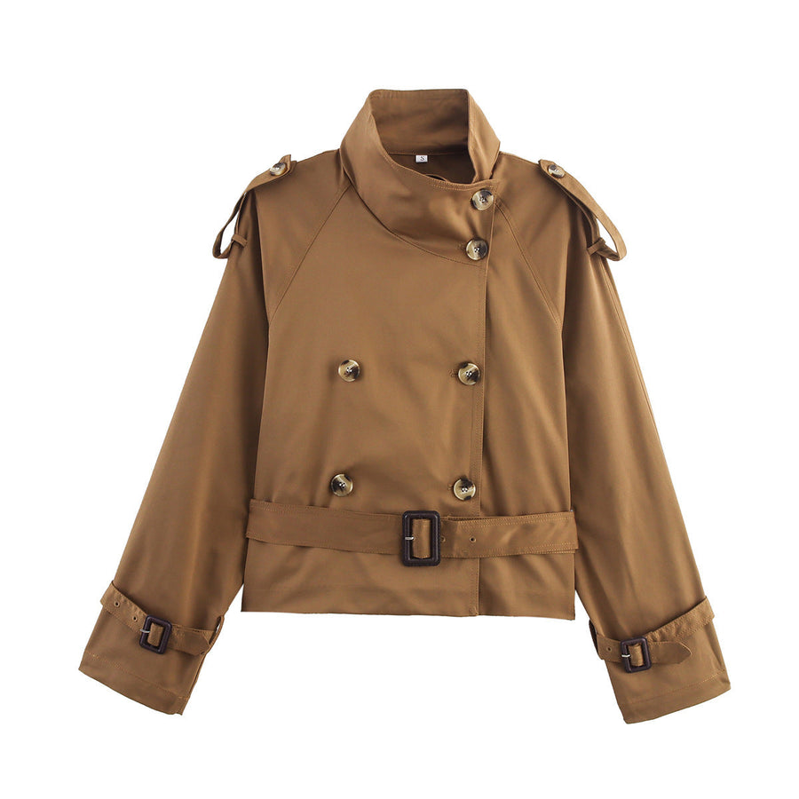 Kort trenchcoat-achtig jack met dubbele rij knopen en beige riem