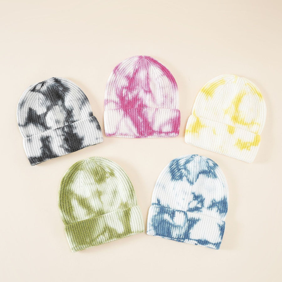Tie-dye-mössa i ribbstickat material
