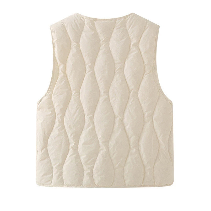 Chaleco acolchado ligero con cuello de pico y botones