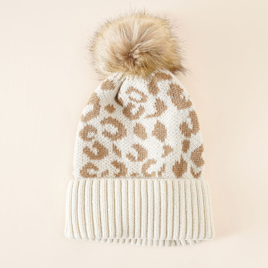Gorro de punto con estampado de leopardo y pompón efecto piel