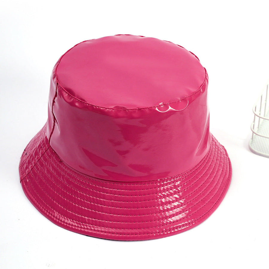 Glanzende zwarte bucket hat met leereffect