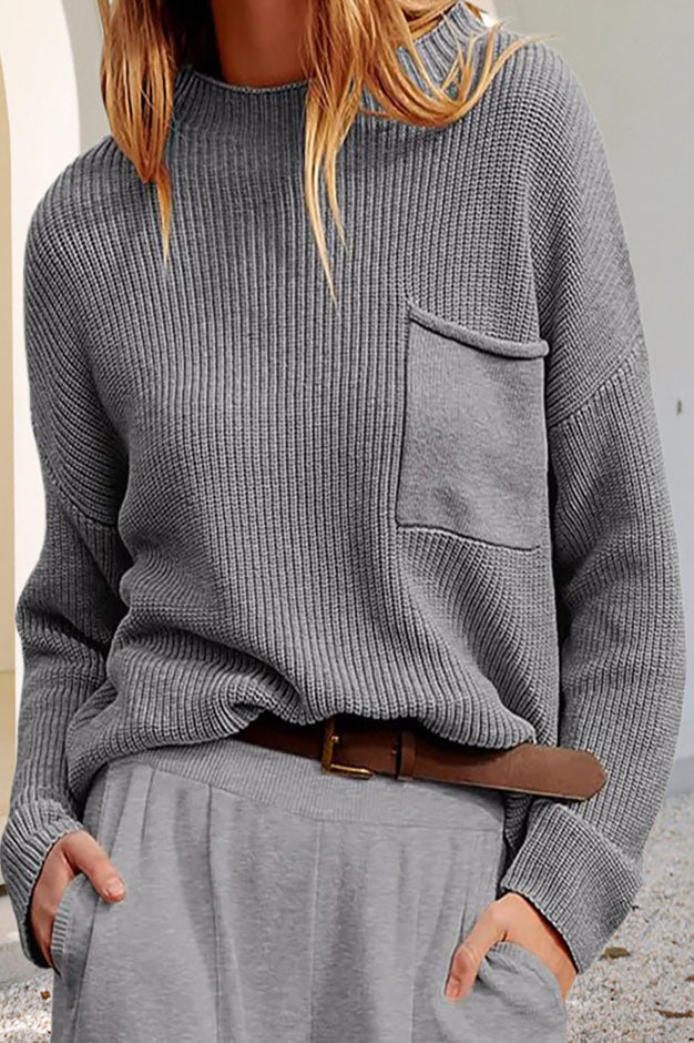 Suéter de punto acanalado con cuello alto y bolsillo en el pecho, beige