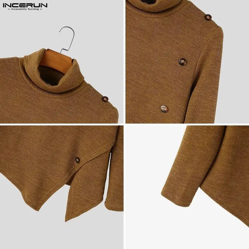 Maglione marrone da uomo a collo alto con bottoni decorativi e orlo asimmetrico