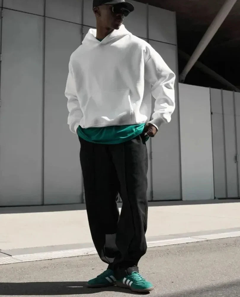 Men's oversized hoodie with kangaroo pocket in red