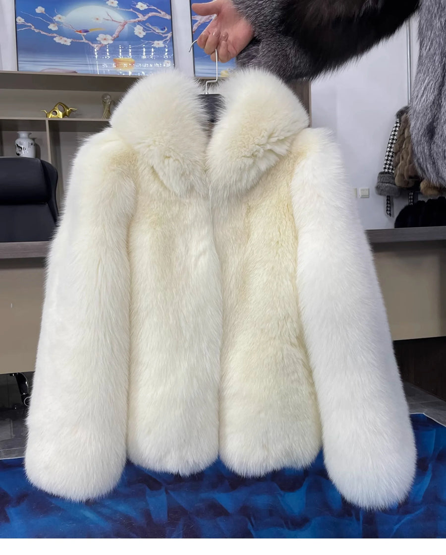 Cappotto da donna con cappuccio in ecopelliccia morbida, vestibilità ampia