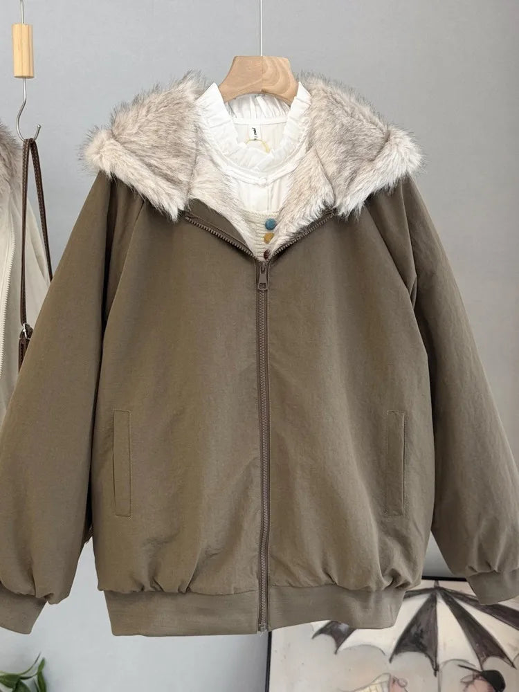 Veste bomber femme avec capuche bordée de fausse fourrure et fermeture éclair