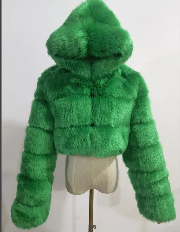 Veste courte à capuche en fausse fourrure douce pour femme