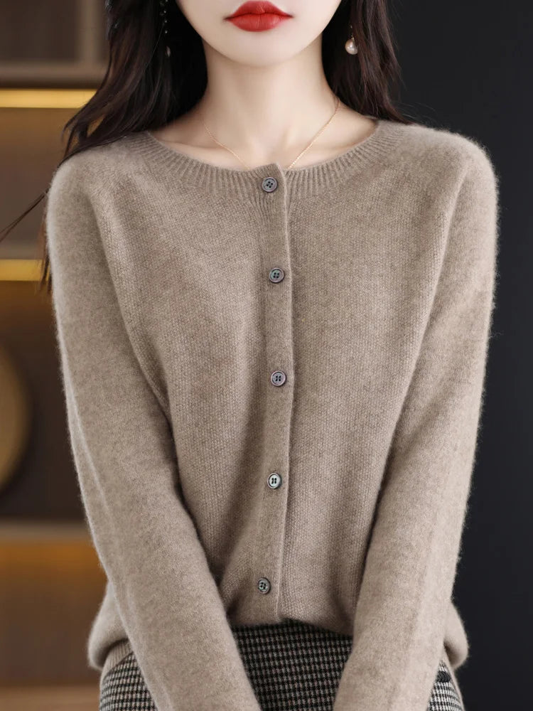 Weicher Damen-Cardigan mit Rundhalsausschnitt, Knöpfen und langen Ärmeln, Grau
