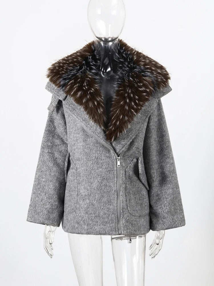 Veste courte femme coupe ample grise avec col et doublure d'aspect fourrure