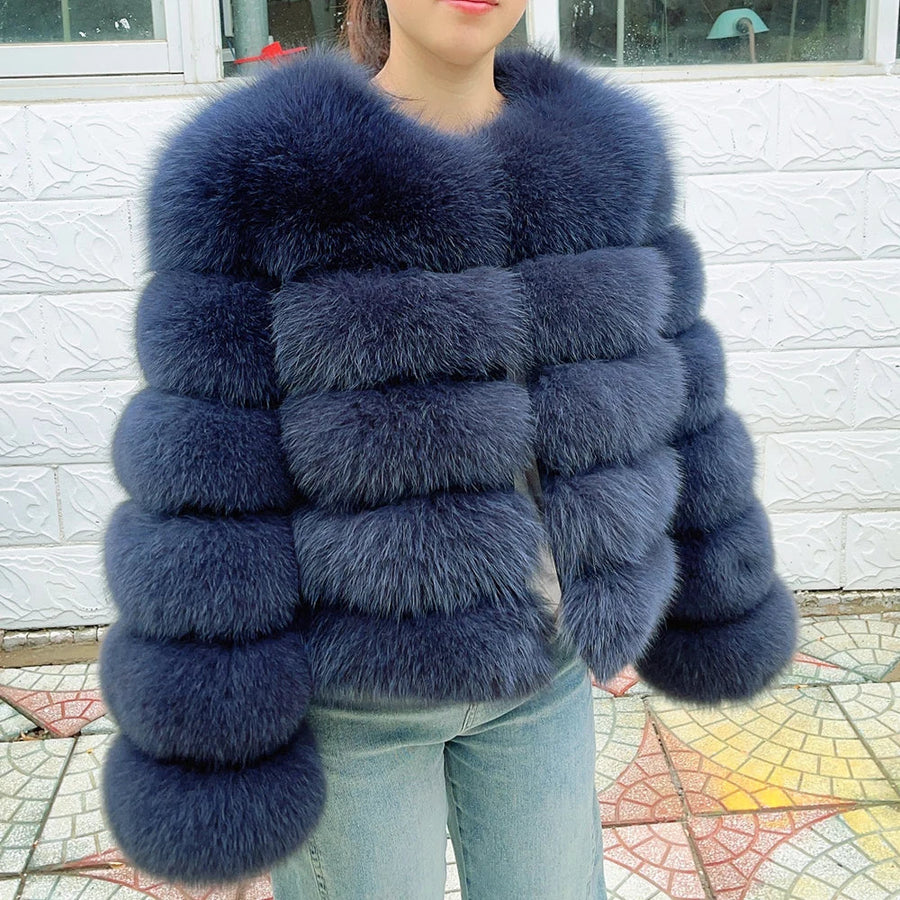 Chaqueta corta de mujer de piel sintética con bandas horizontales, cuello redondo, gris claro