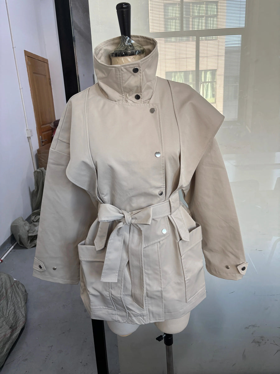 Lässiger mittellanger, taillierter Damen-Trenchcoat mit weitem Schnitt