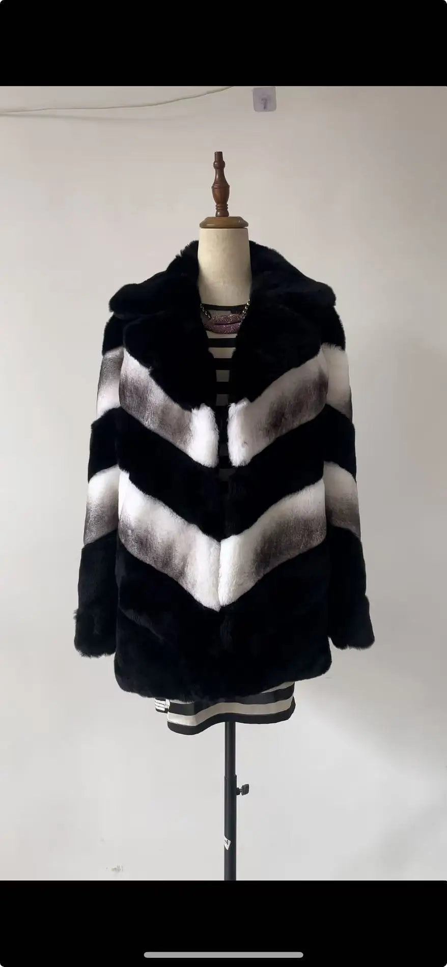 Women's soft fur-effect hooded coat
