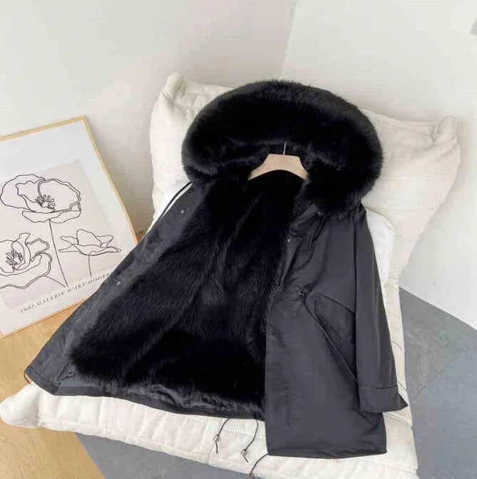 Parka nero da uomo con fodera spessa in finta pelliccia e cappuccio con bordo in pelliccia