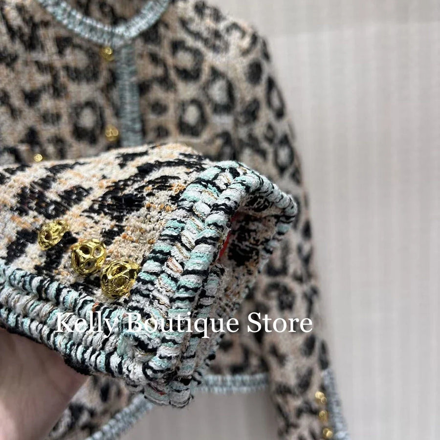 Veste Femme Tissu Texturé Imprimé Léopard Col Rond Boutons Dorés