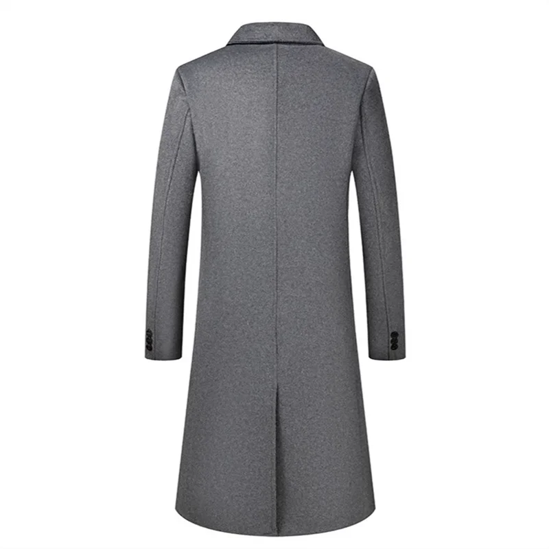 Abrigo largo gris para hombre con doble botonadura y estilo clásico