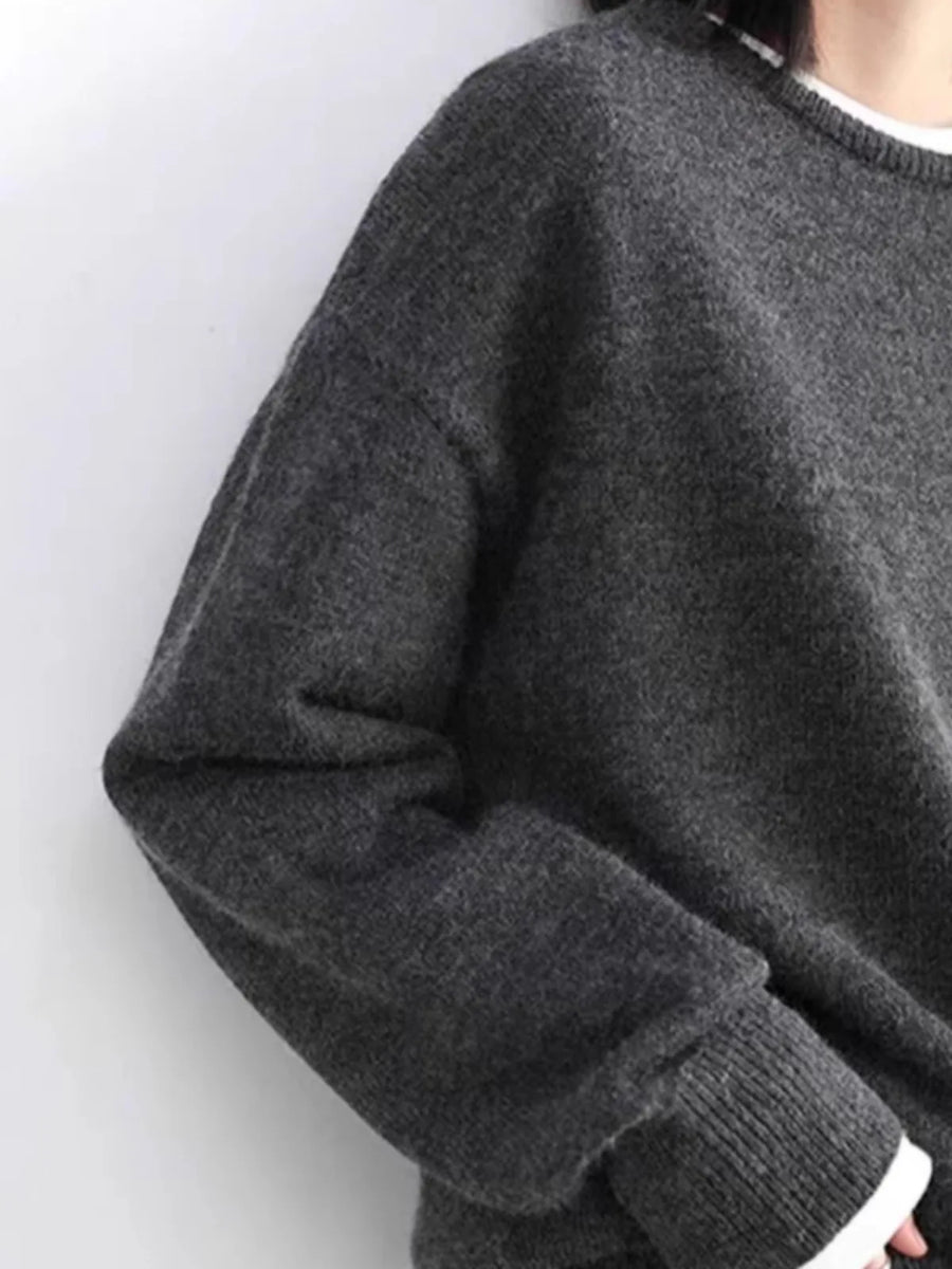 Pullover da donna grigio scuro con collo rotondo e vestibilità ampia