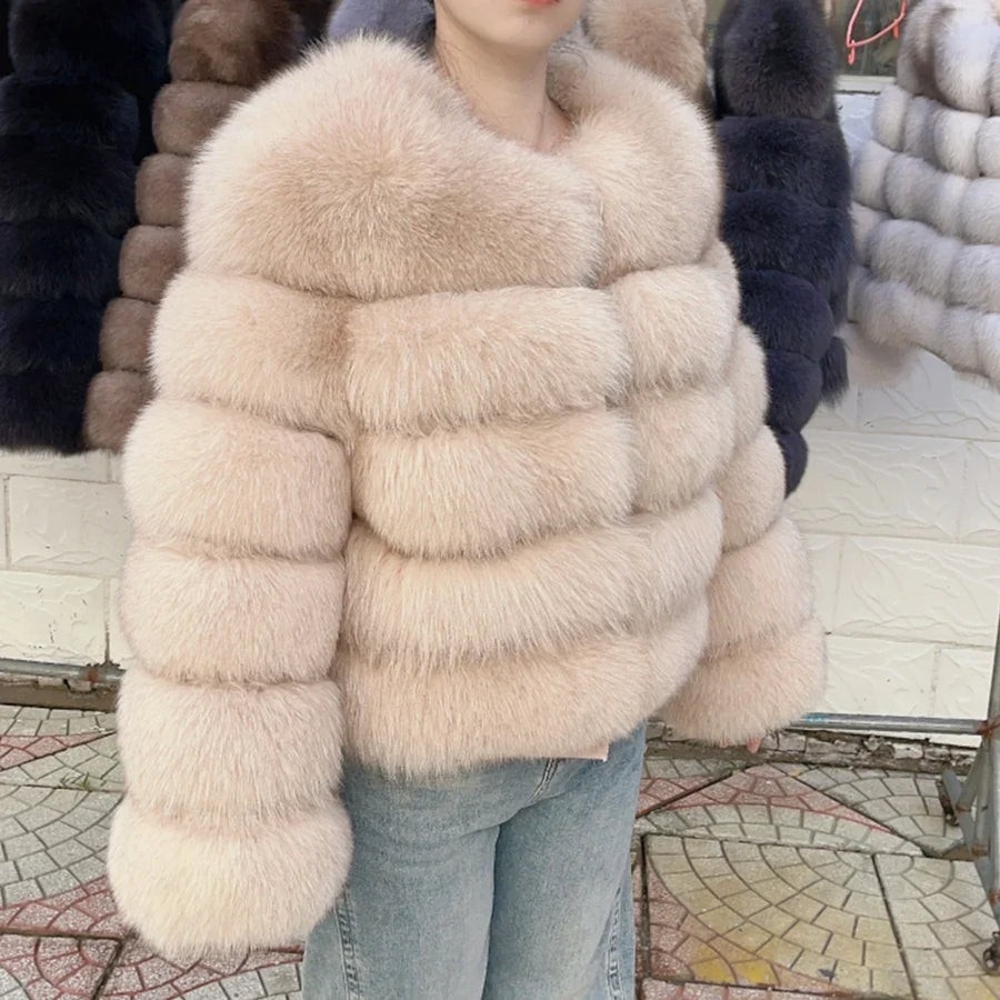 Chaqueta corta de mujer de piel sintética con bandas horizontales, cuello redondo, gris claro