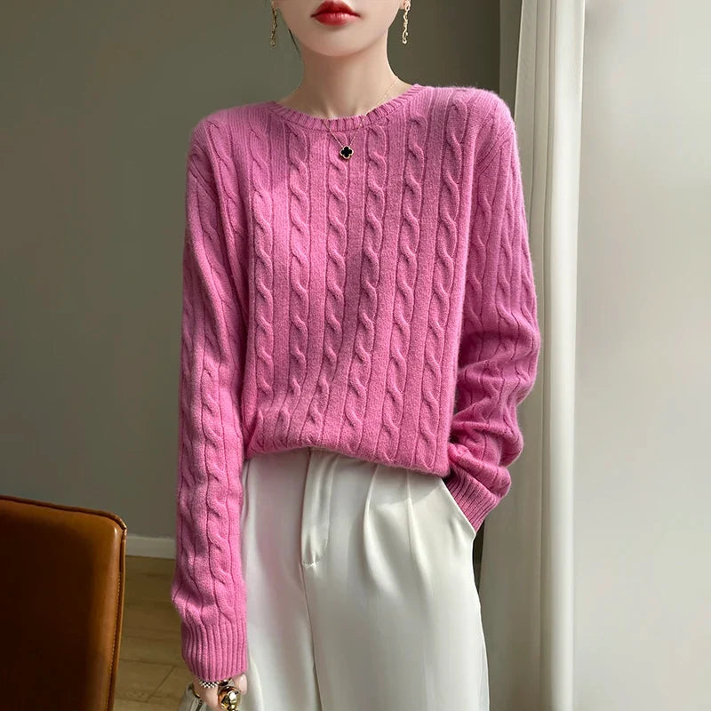 Damenpullover mit Rundhalsausschnitt aus Zopfmuster-Strick mit langen Ärmeln in Rosa