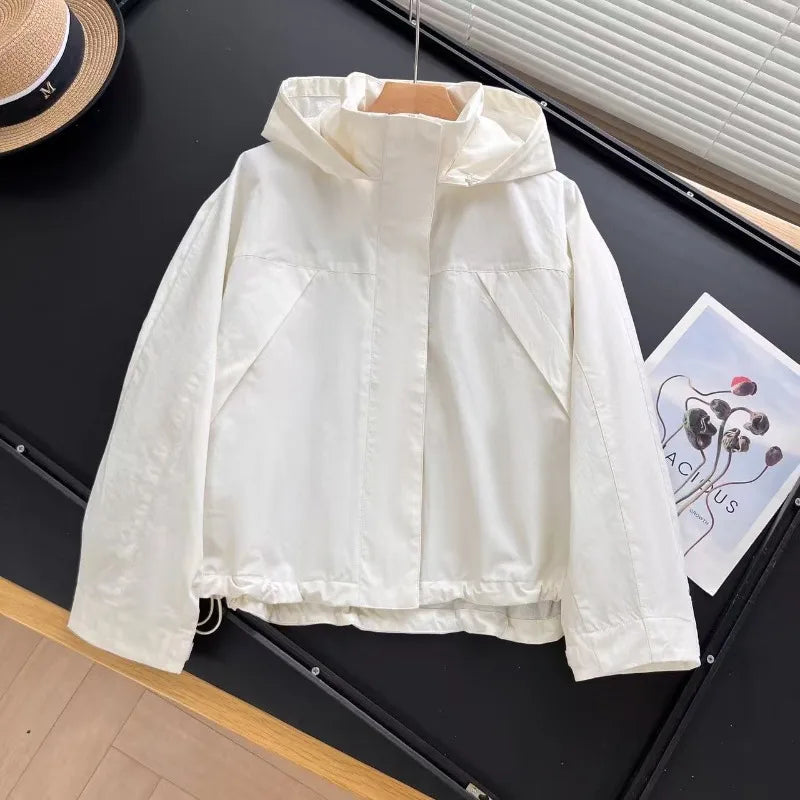 Blouson court à capuche femme avec cordon de serrage taille, couleur unie