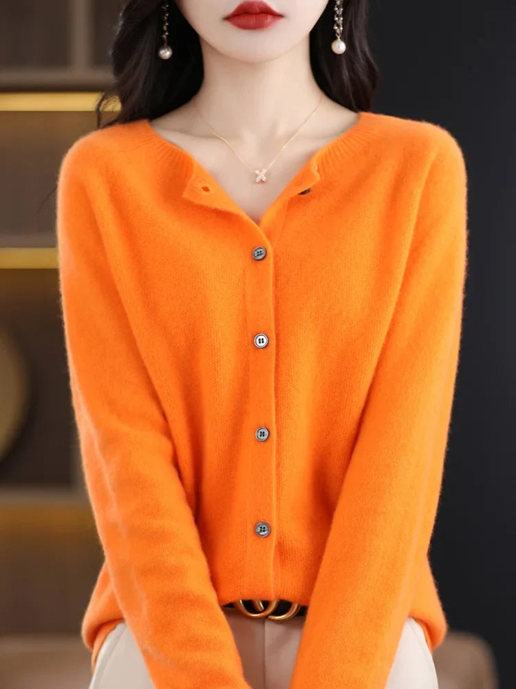 Weicher Damen-Cardigan mit Rundhalsausschnitt, Knöpfen und langen Ärmeln, Grau