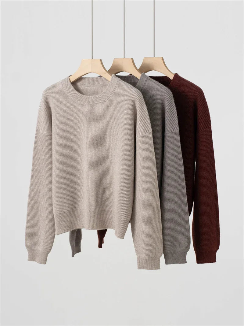 Maglione da donna a coste con scollo rotondo e maniche lunghe